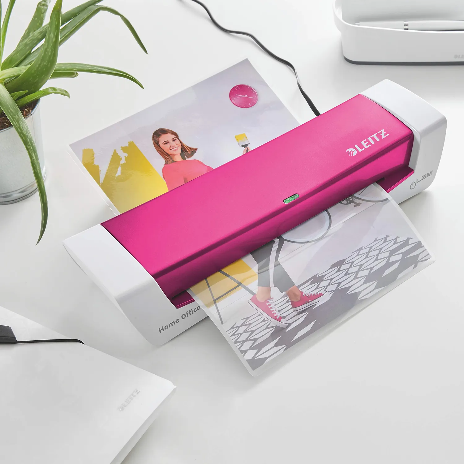 Leitz iLAM 73680023 plastificatrice A4 fucsia 2 rulli