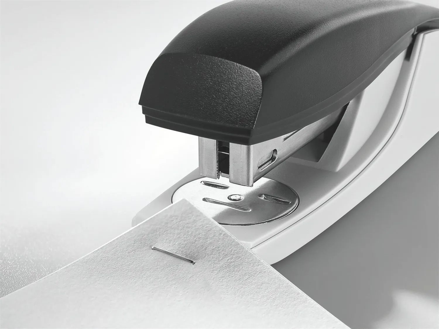 Leitz NeXXt 55000095 cucitrice nero 30 fogli ergonomica