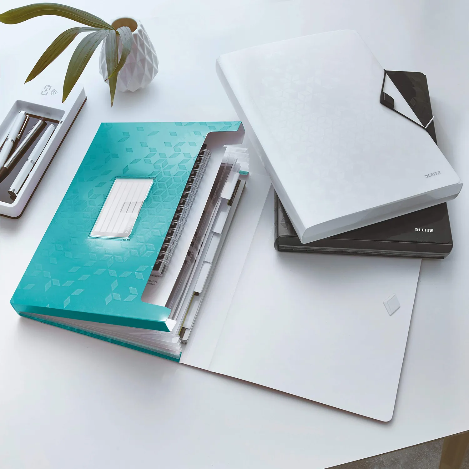 Leitz WOW Cartella Soffietto A4 6 Scomparti Blu Ghiaccio