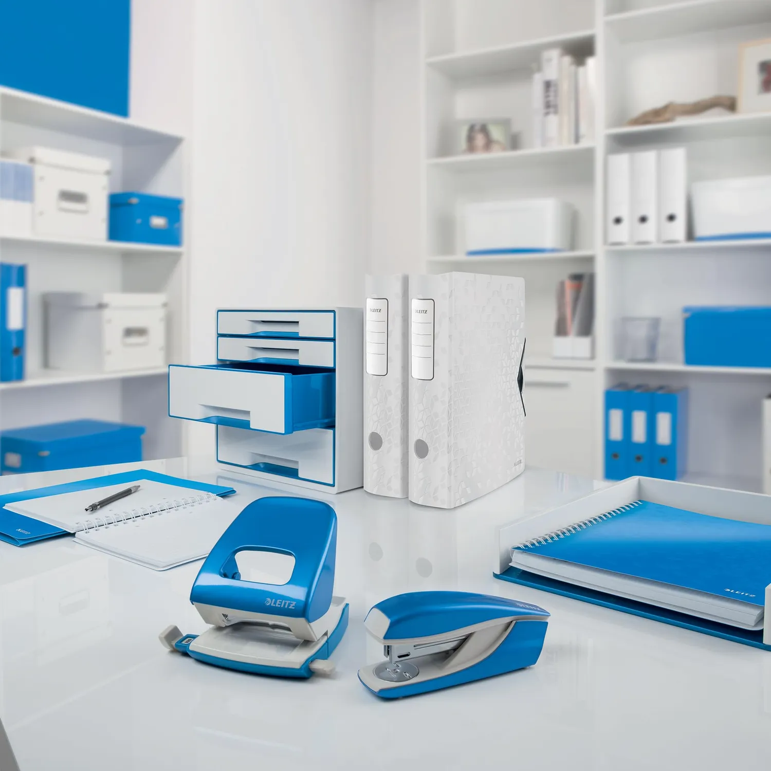 Leitz Ergo WOW Blocco Spirale A4 Righe 80 Fogli Blu PP