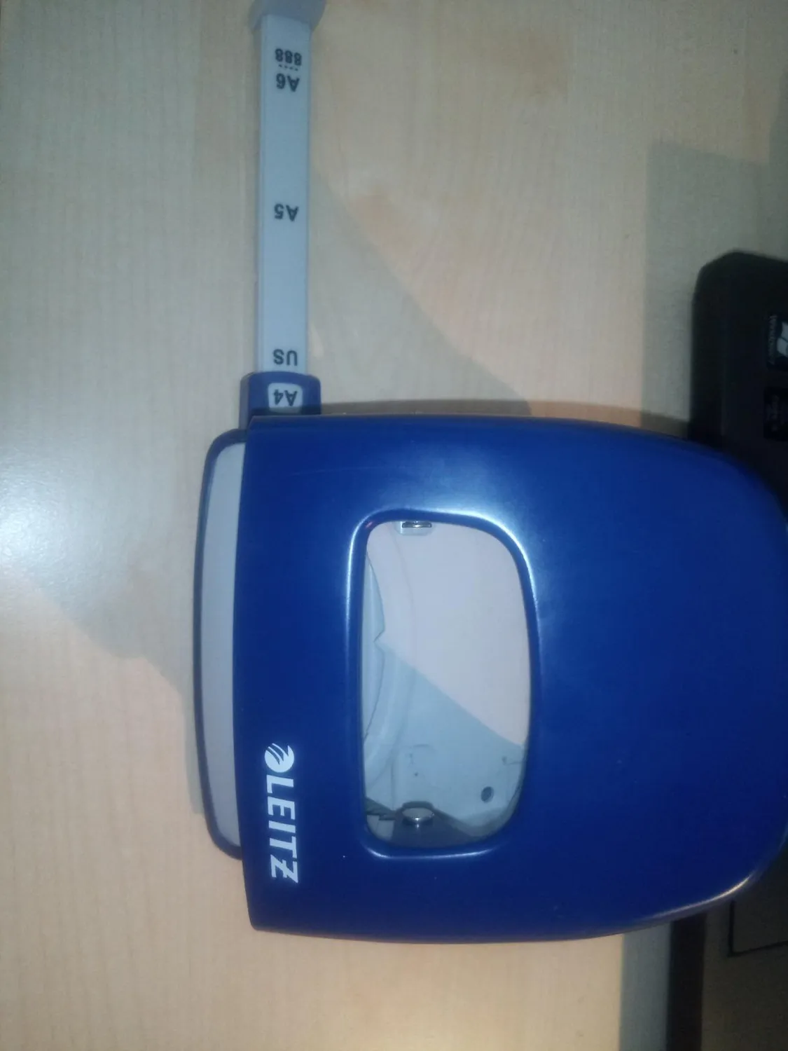 Leitz Ergo WOW NeXXt 5008 perforatore 2 fori blu 30 fogli metallo