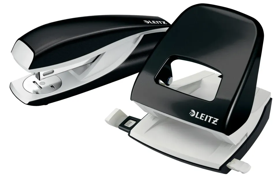 Leitz WOW 50951095 set cucitrice e perforatore nero 30 fogli